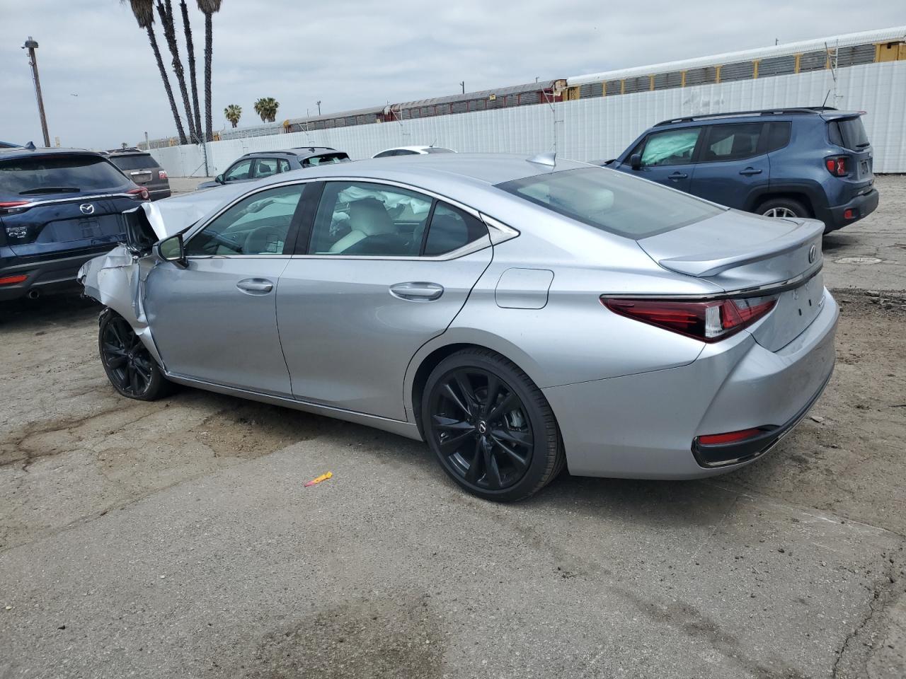 2024 Lexus Es 300H F Sport Handling - Фото 2