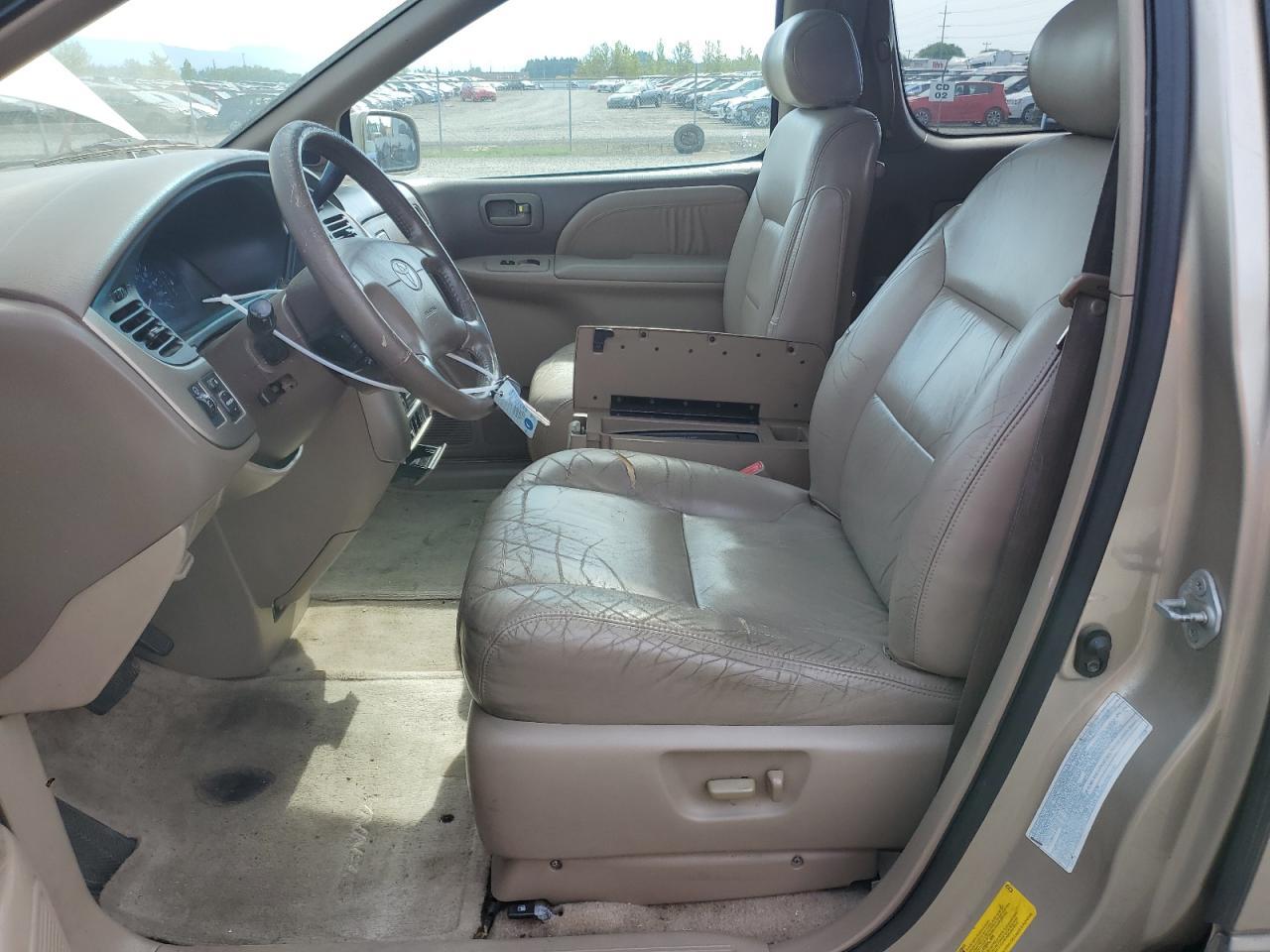 2001 Toyota Sienna Le - Фото 7