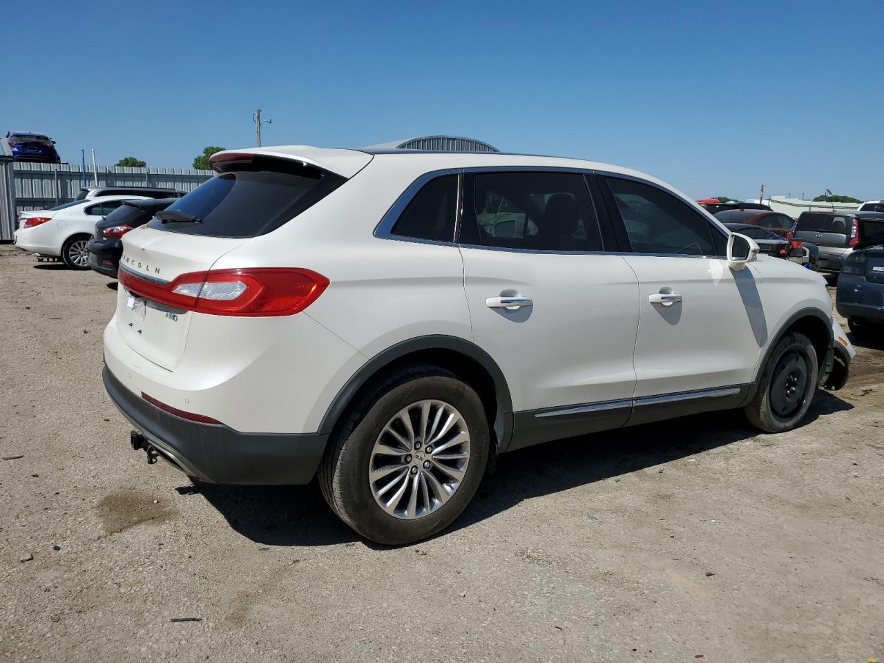 2016 Lincoln Mkx Select - Image 3