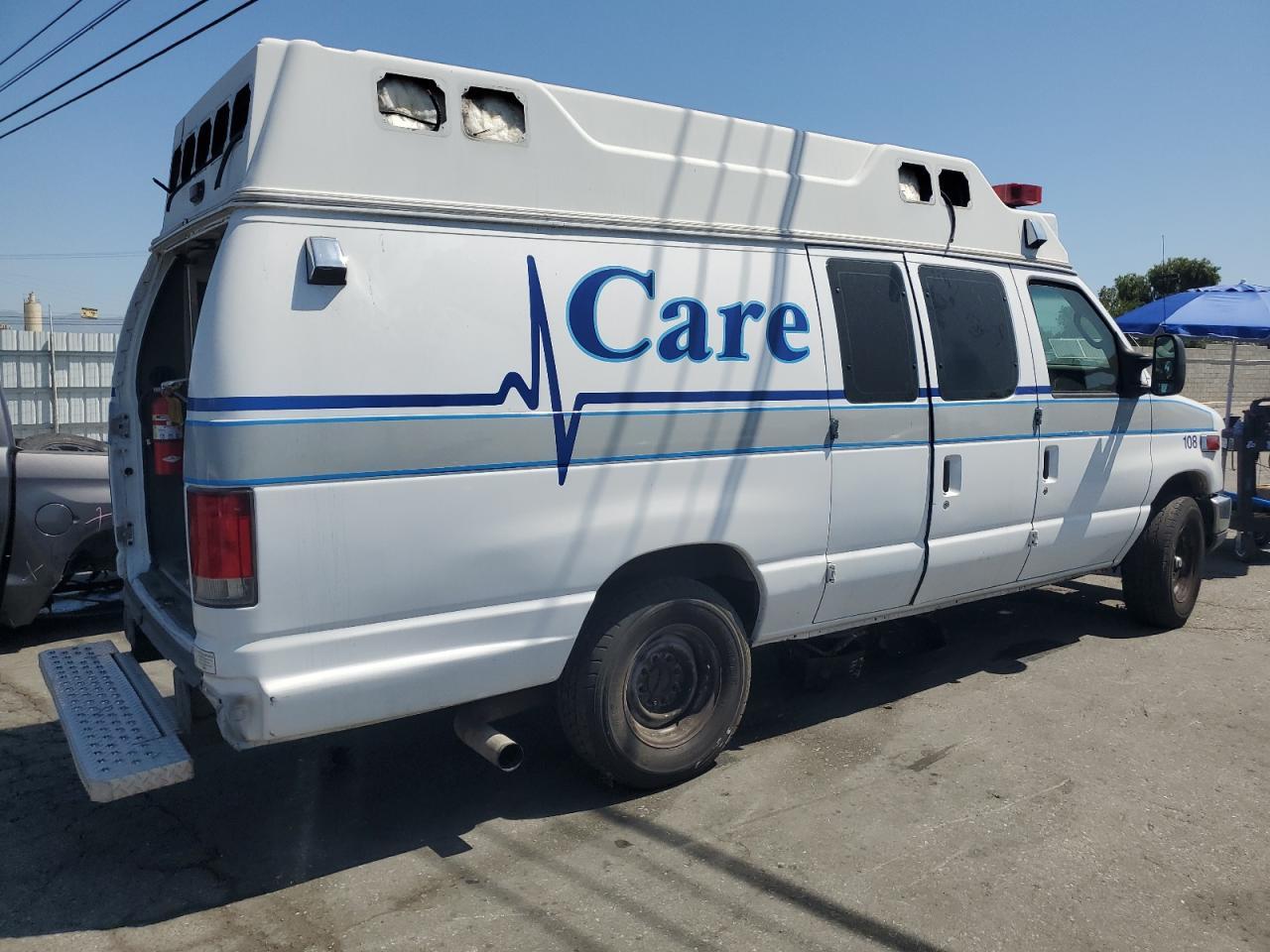 2010 Ford Econoline E350 Super Duty Van - Фото 3