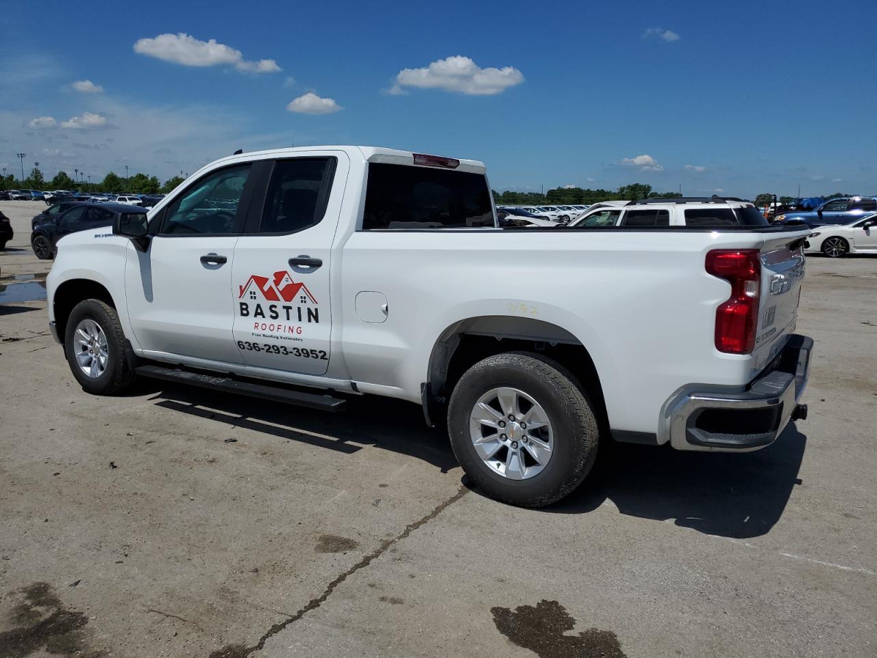 2025 Chevrolet Silverado C1500 - Фото 2