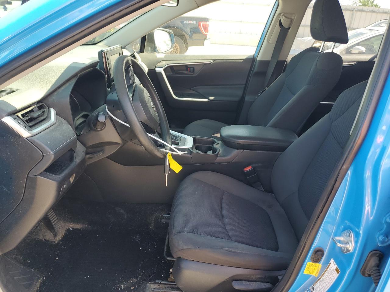 2020 Toyota Rav4 Le - Image 7