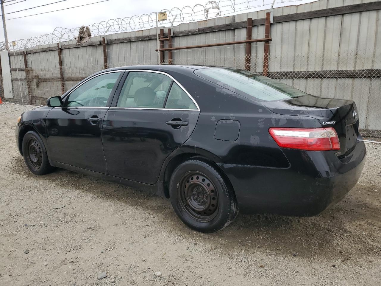 2007 Toyota Camry Le - Фото 2