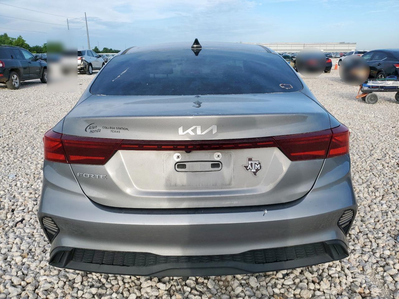 2022 Kia Forte Fe - Image 6