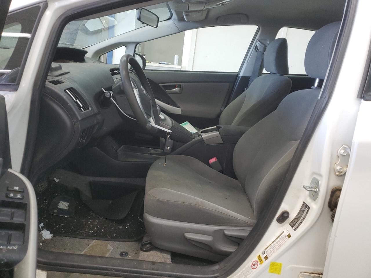 2013 Toyota Prius - Image 7