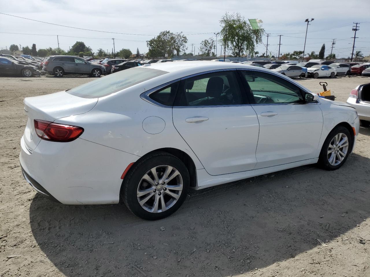 2015 Chrysler 200 Limited - Фото 3