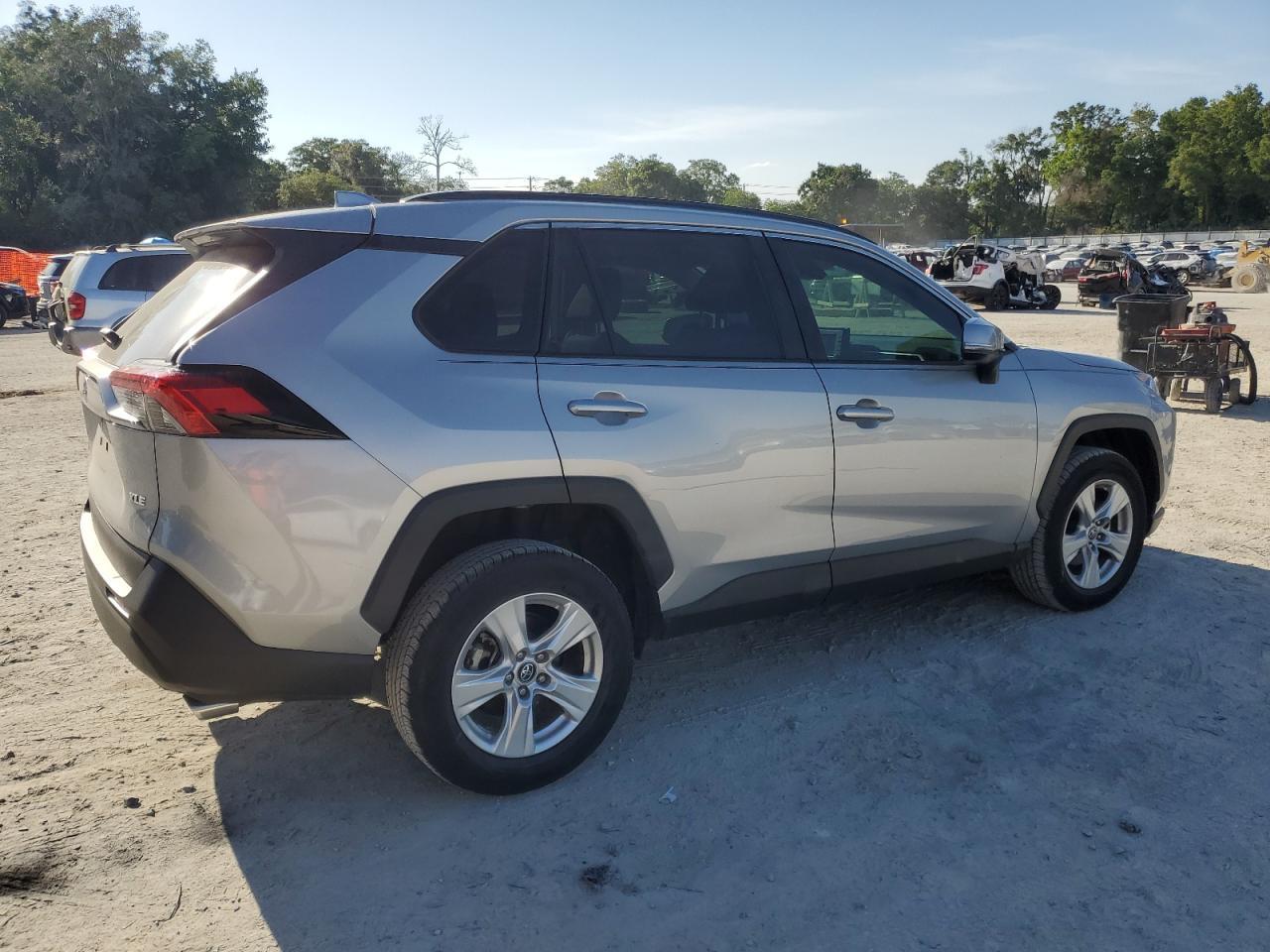 2019 Toyota Rav4 Xle - Image 3