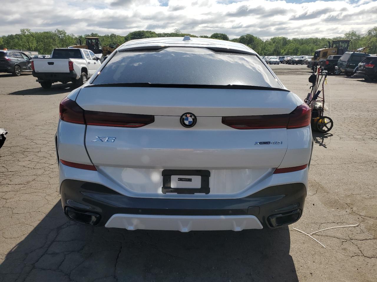 2025 BMW X6 xDrive40I - Image 6