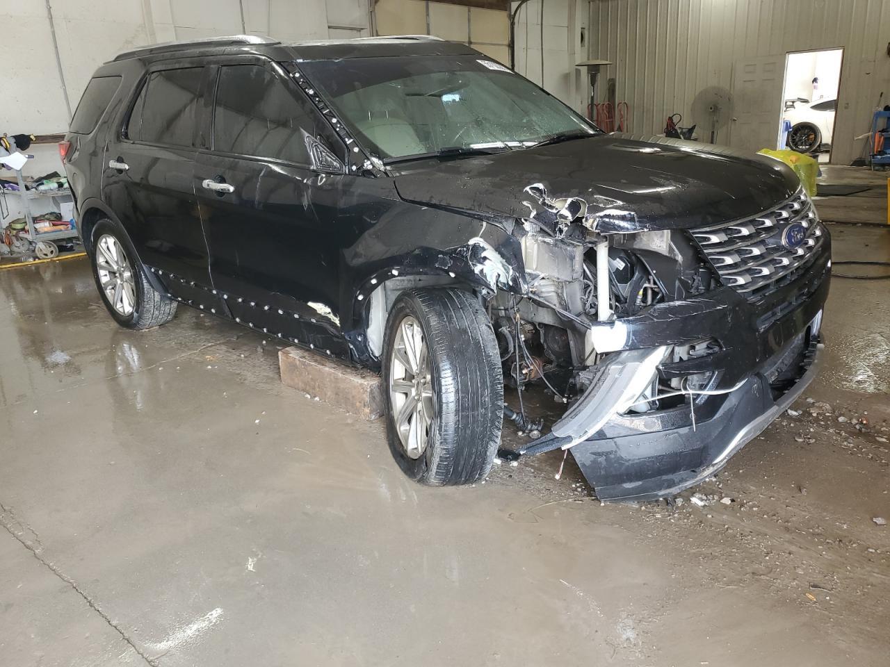 2016 Ford Explorer Limited - Image 4