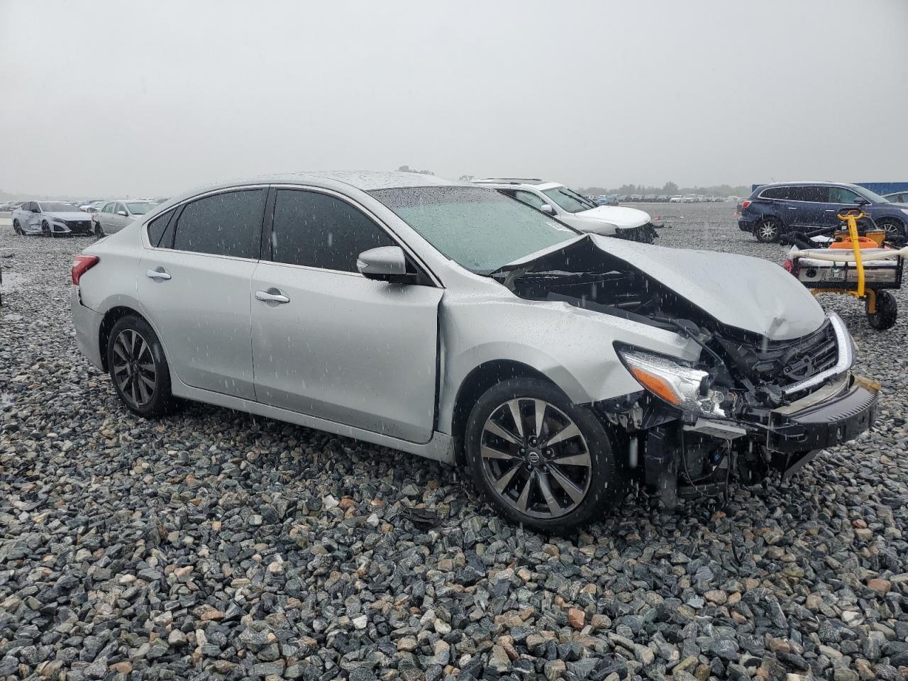 2017 Nissan Altima 2.5 - Image 4