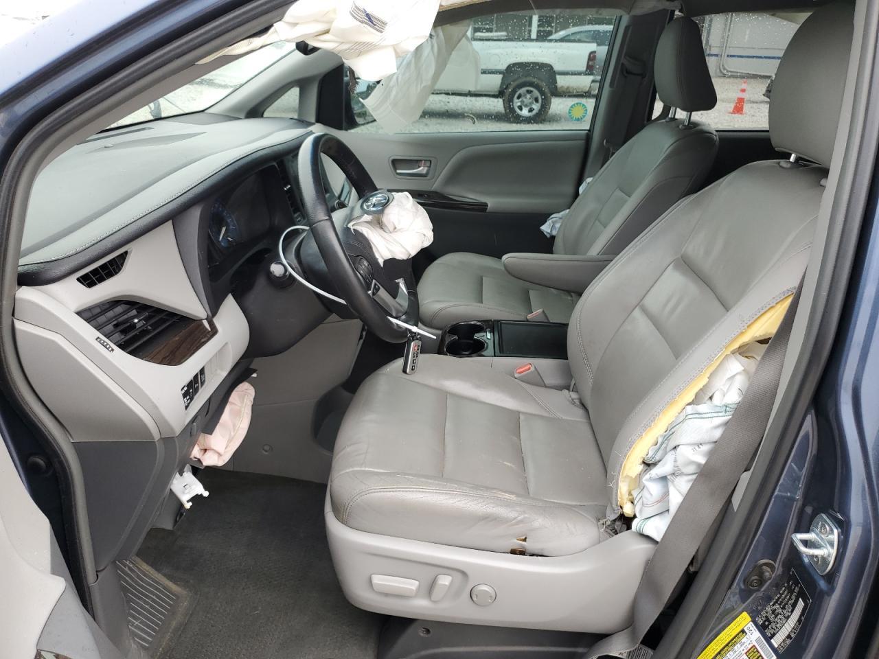 2015 Toyota Sienna Xle - Фото 7