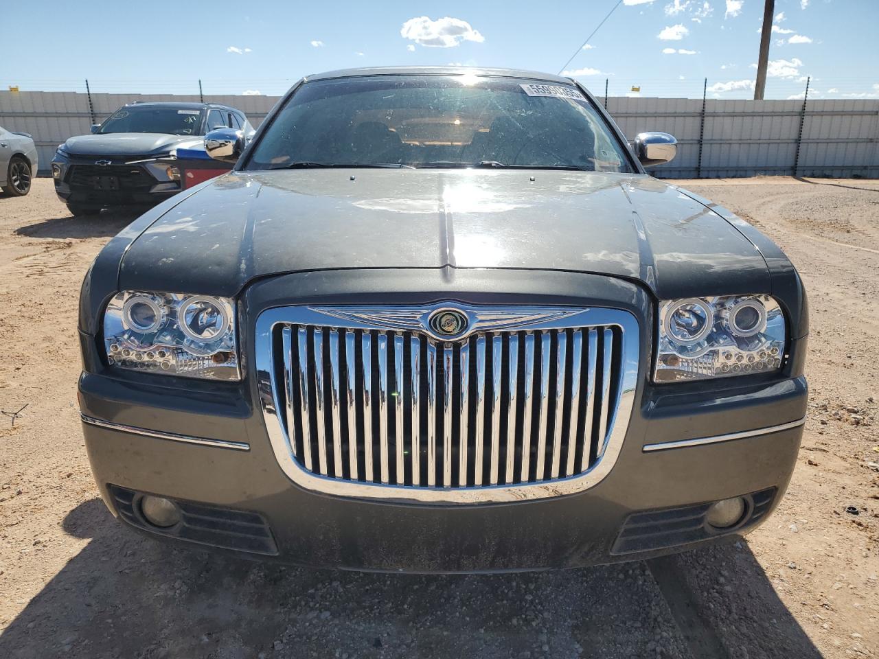 2010 Chrysler 300 Touring - Image 5