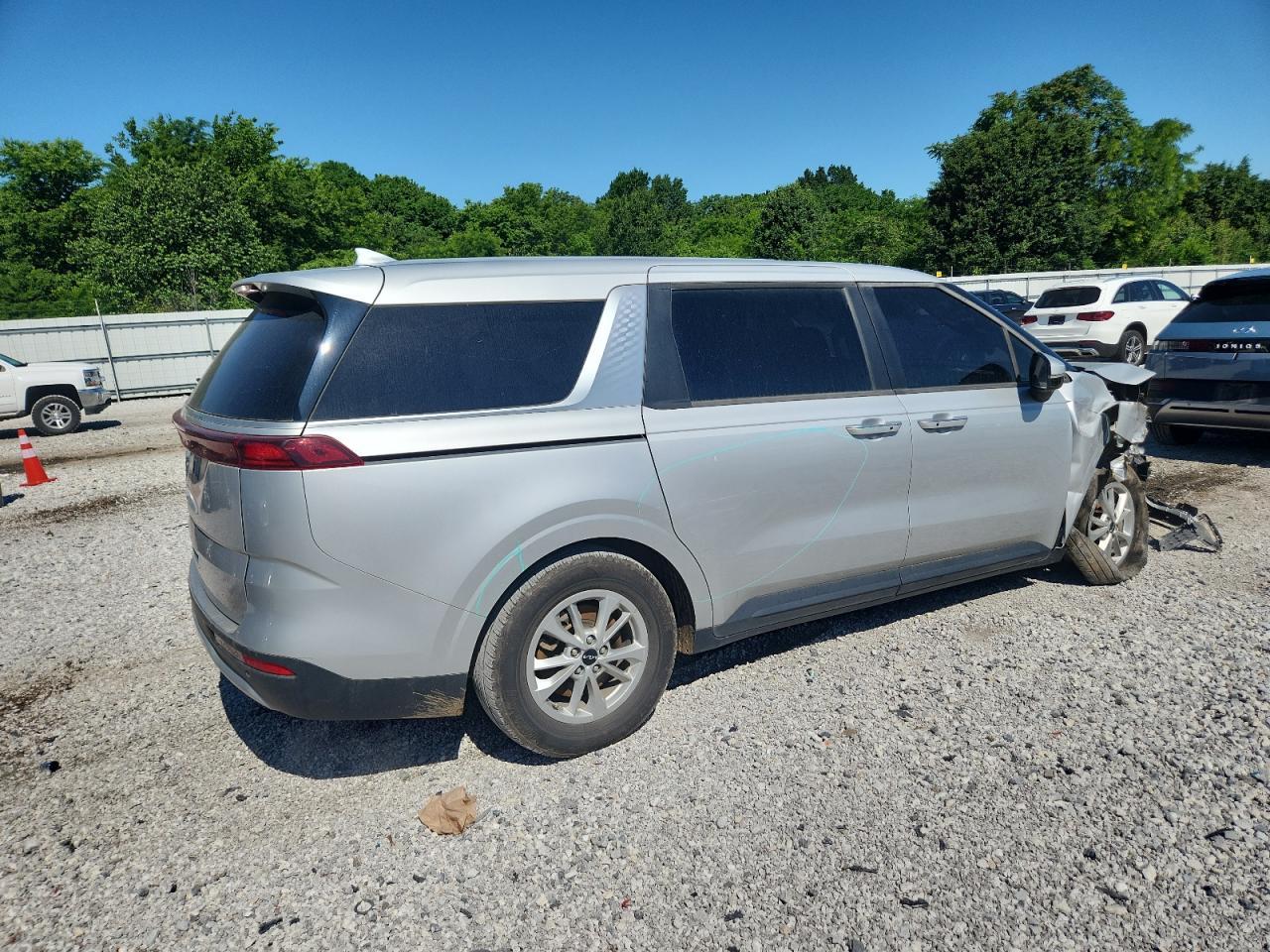 2022 Kia Carnival Lx - Фото 3