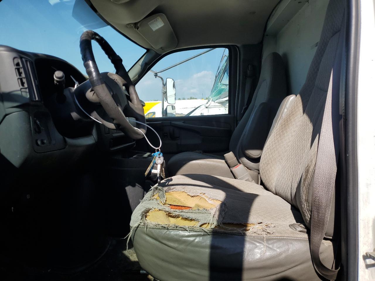 2004 Chevrolet Express G3500 - Image 7