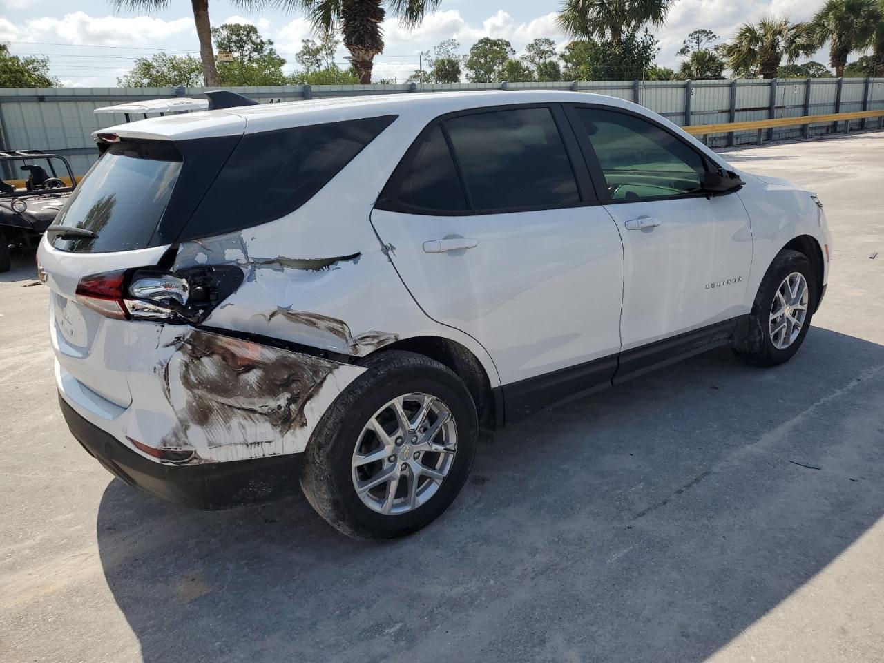 2024 Chevrolet Equinox Ls - Image 3