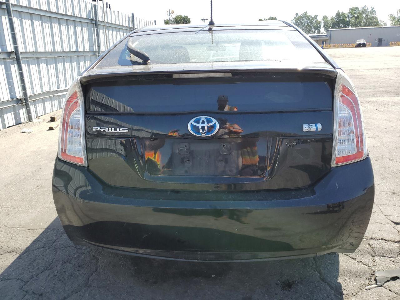 2015 Toyota Prius - Image 6