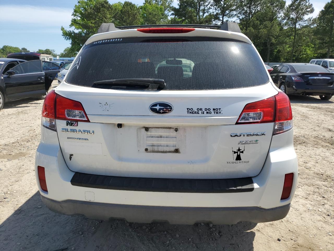 2011 Subaru Outback 2.5I Premium - Image 6