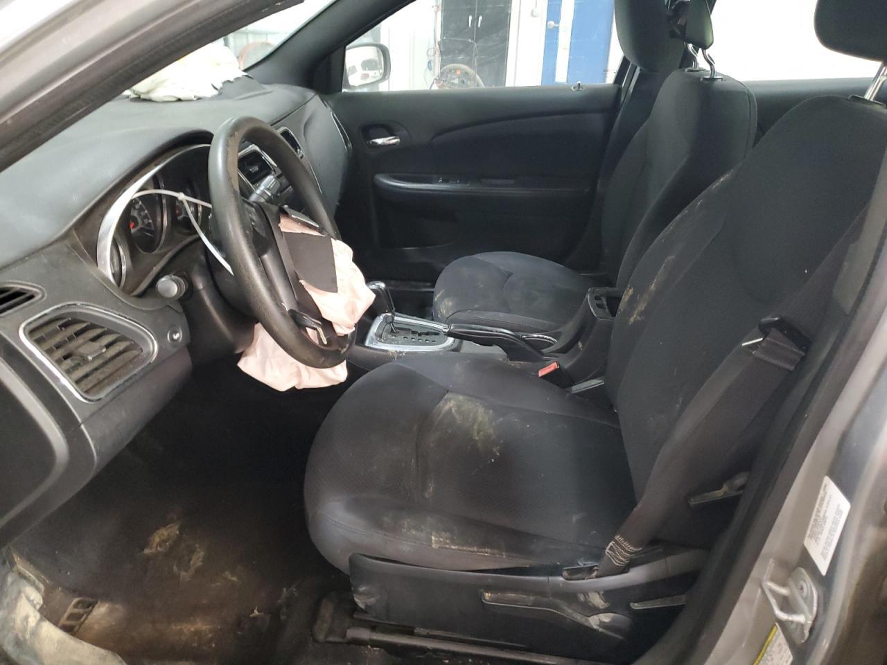 2014 Chrysler 200 Lx - Фото 7