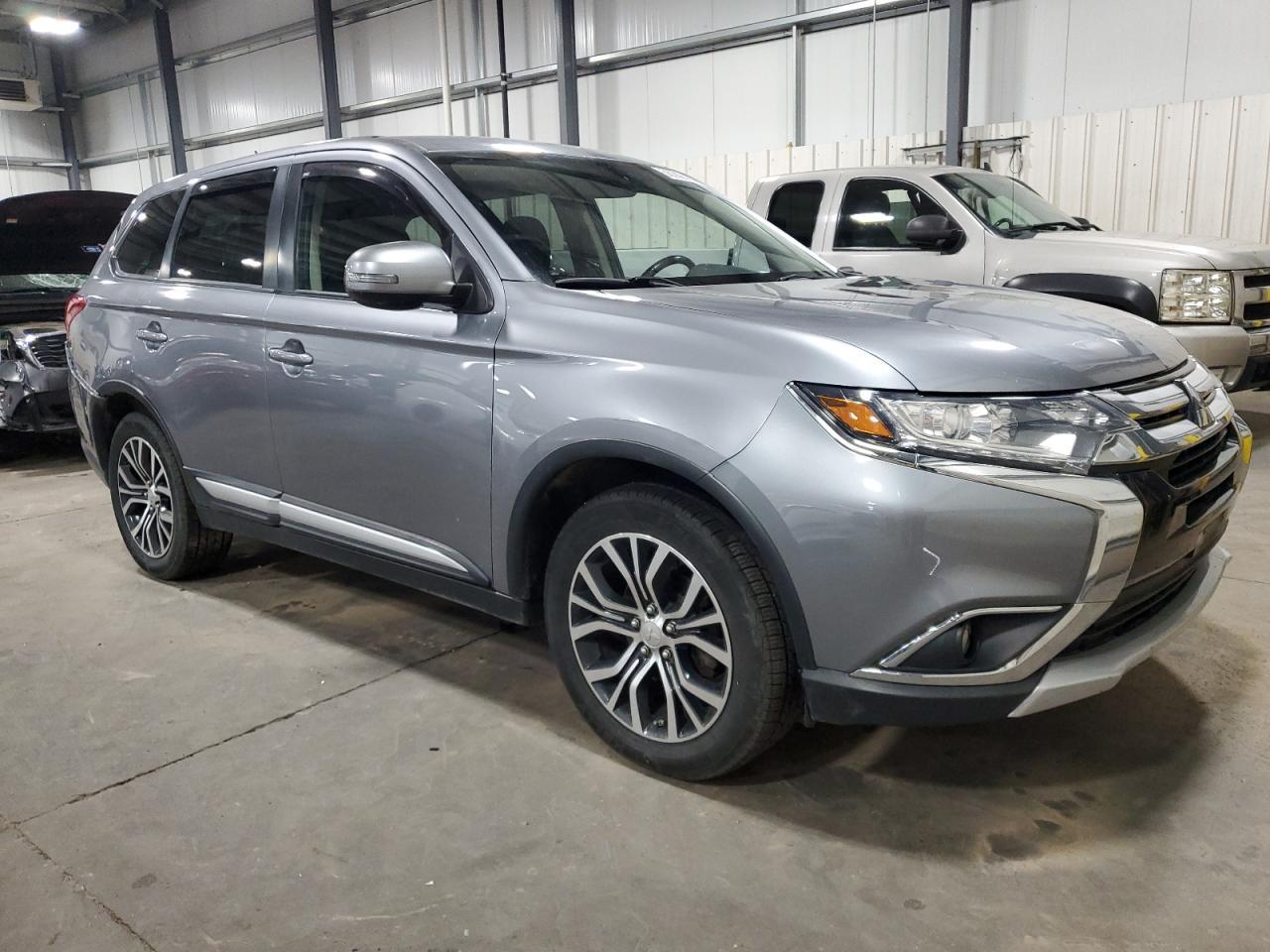 2016 Mitsubishi Outlander Se - Image 4