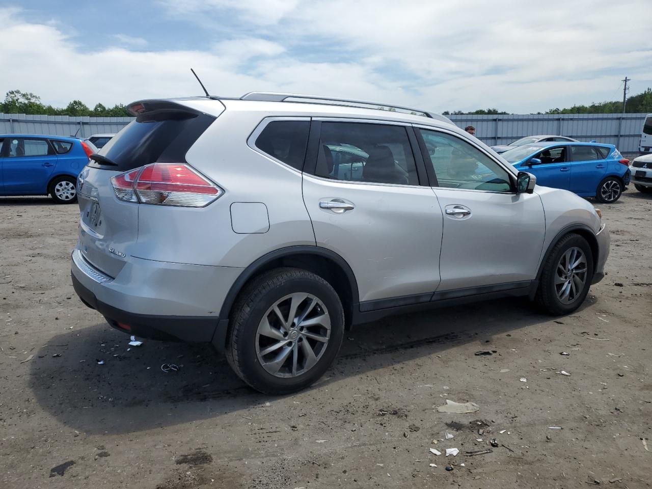 2015 Nissan Rogue S - Фото 3