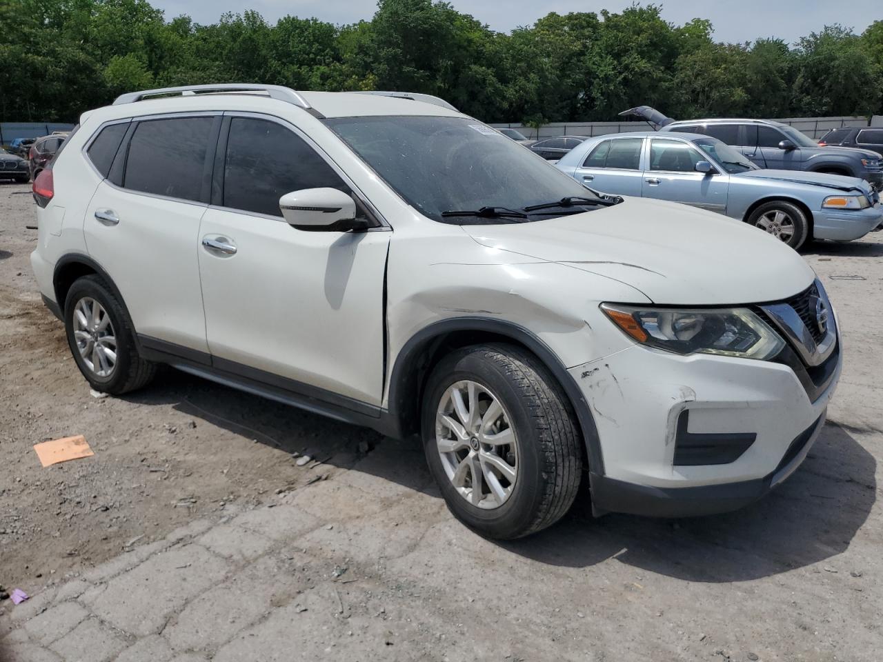2017 Nissan Rogue S - Фото 4
