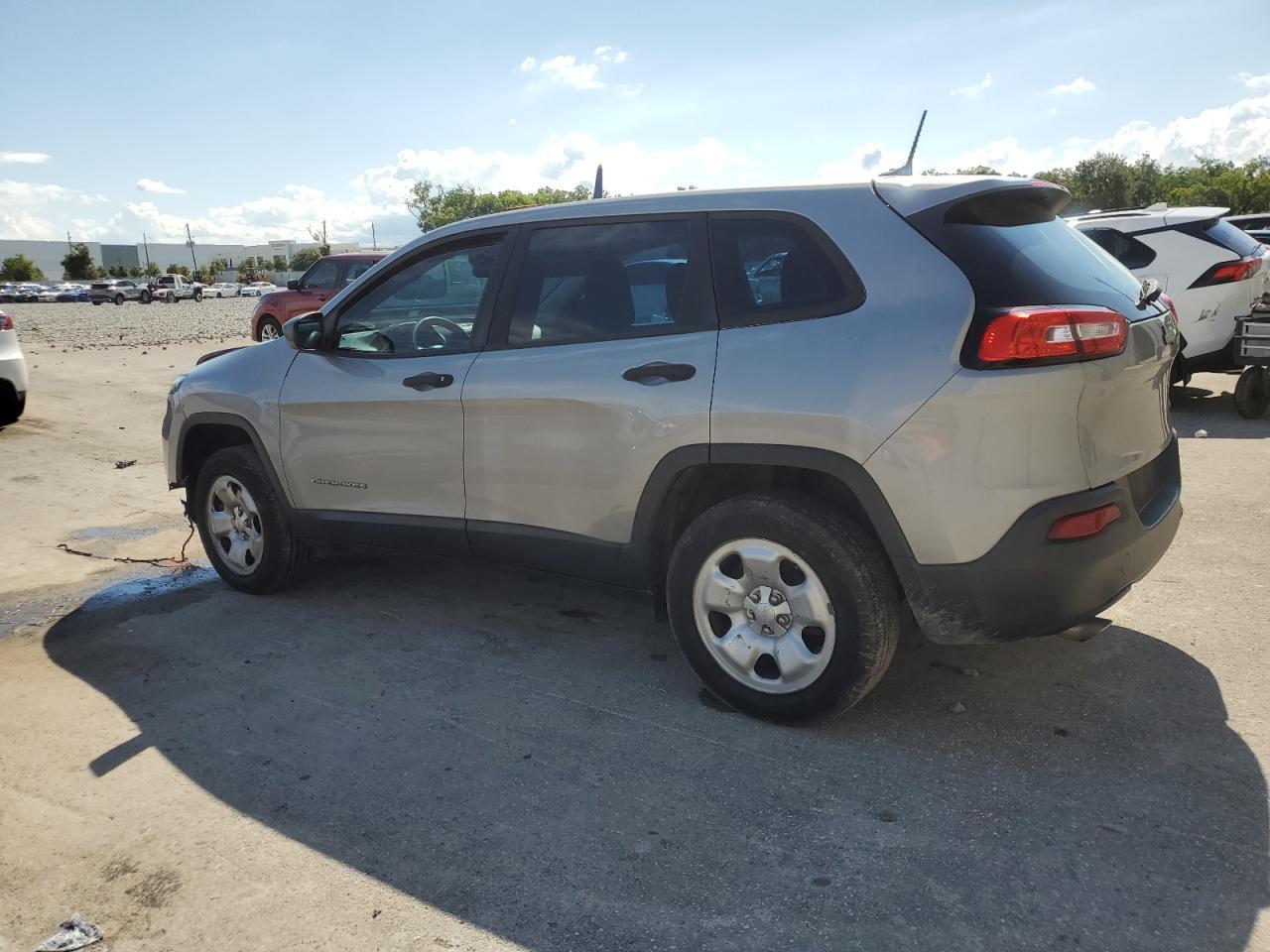 2016 Jeep Cherokee Sport - Фото 2