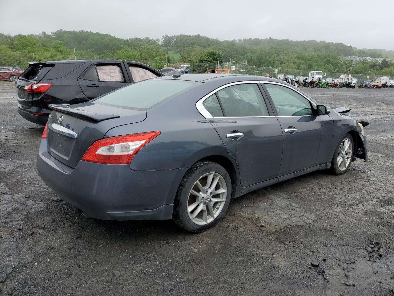 2010 Nissan Maxima S - Фото 3