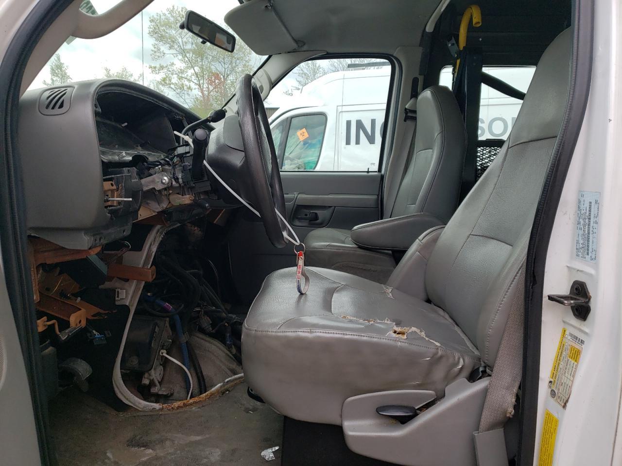 2007 Ford Econoline E250 Van - Фото 7