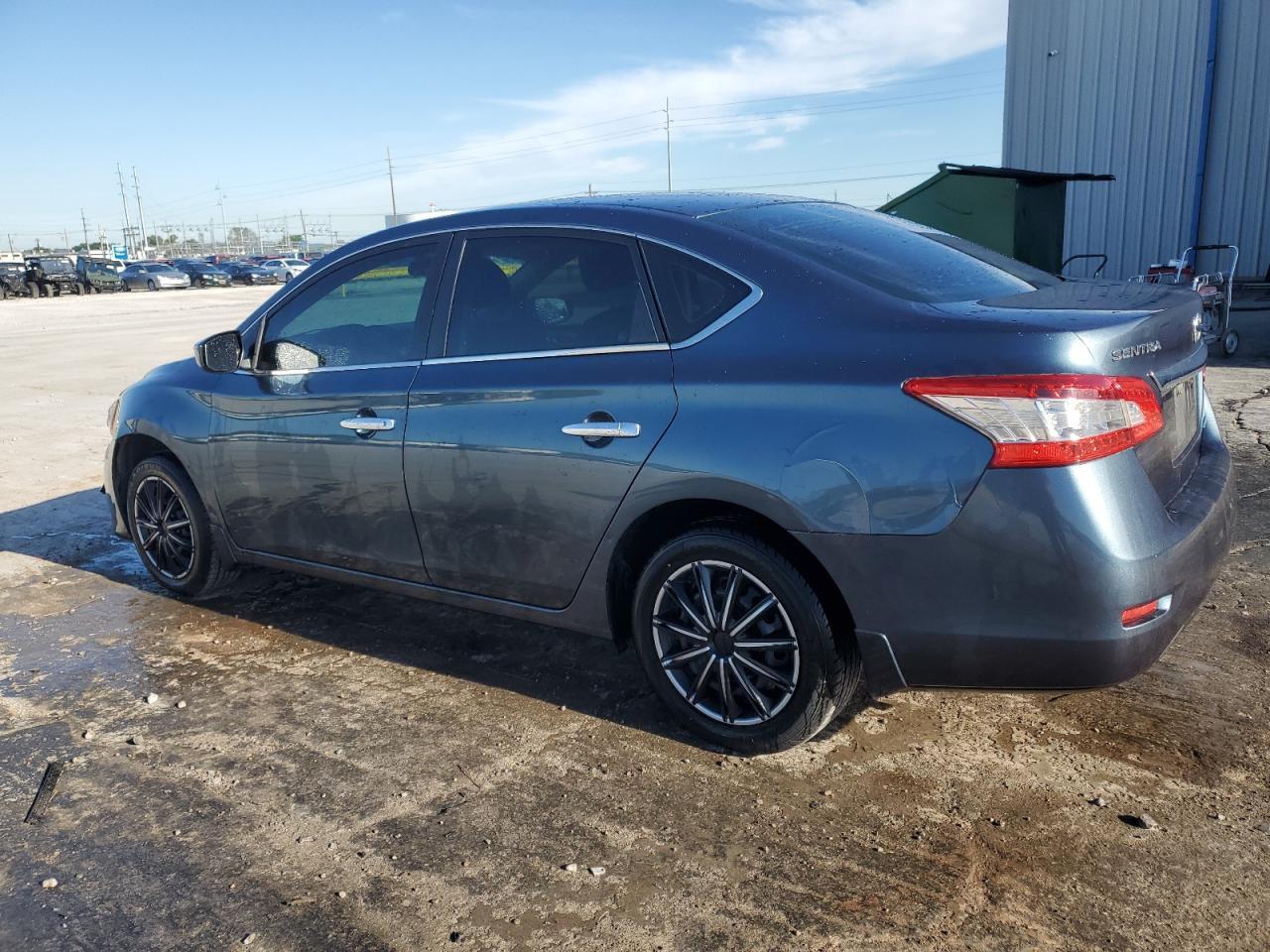 2014 Nissan Sentra S - Фото 2