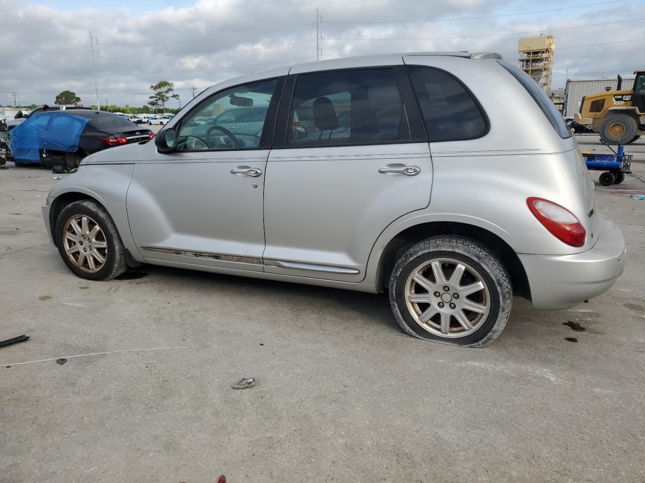 2010 Chrysler Pt Cruiser - Image 2