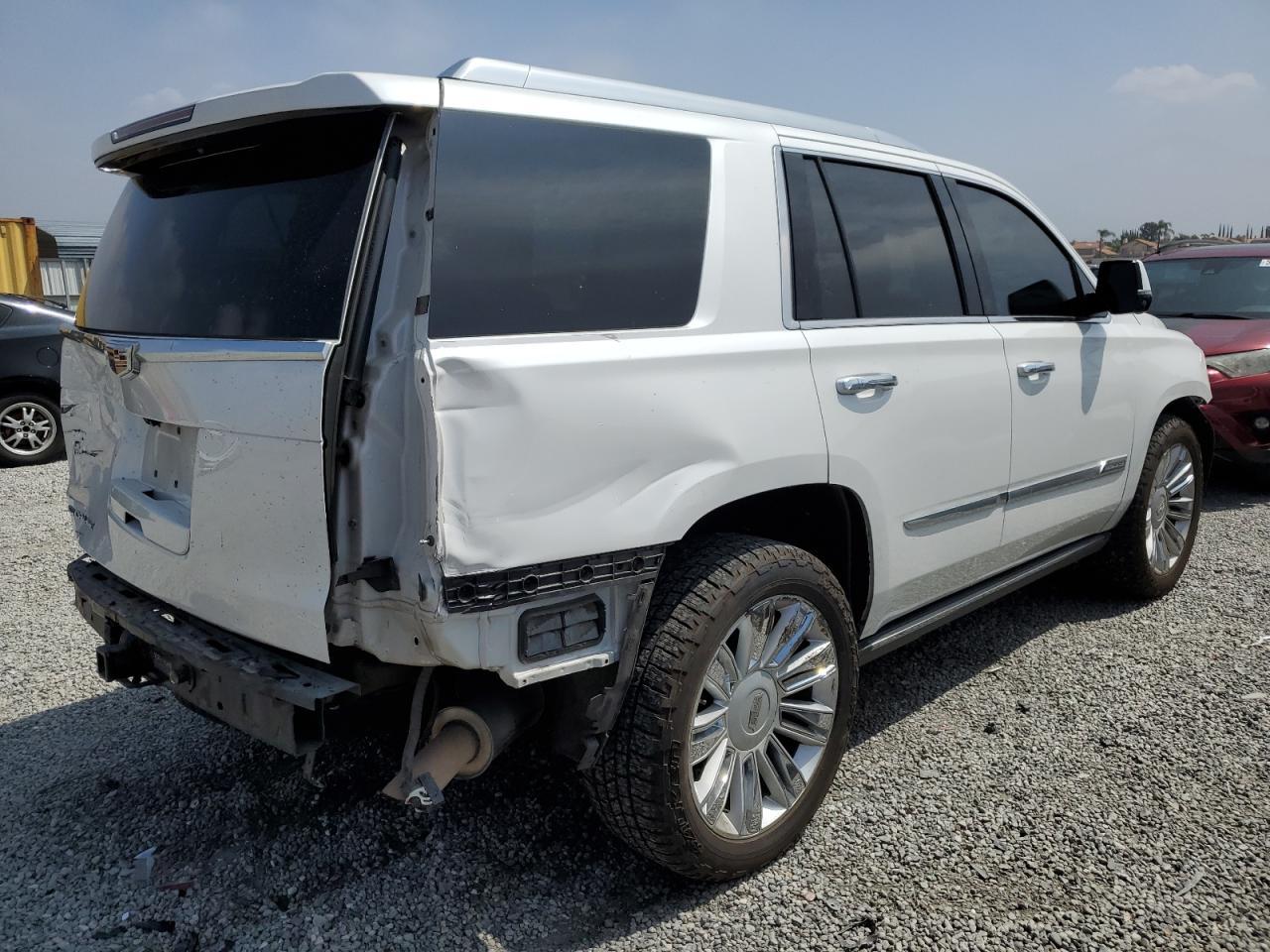 2018 Cadillac Escalade Platinum - Image 3