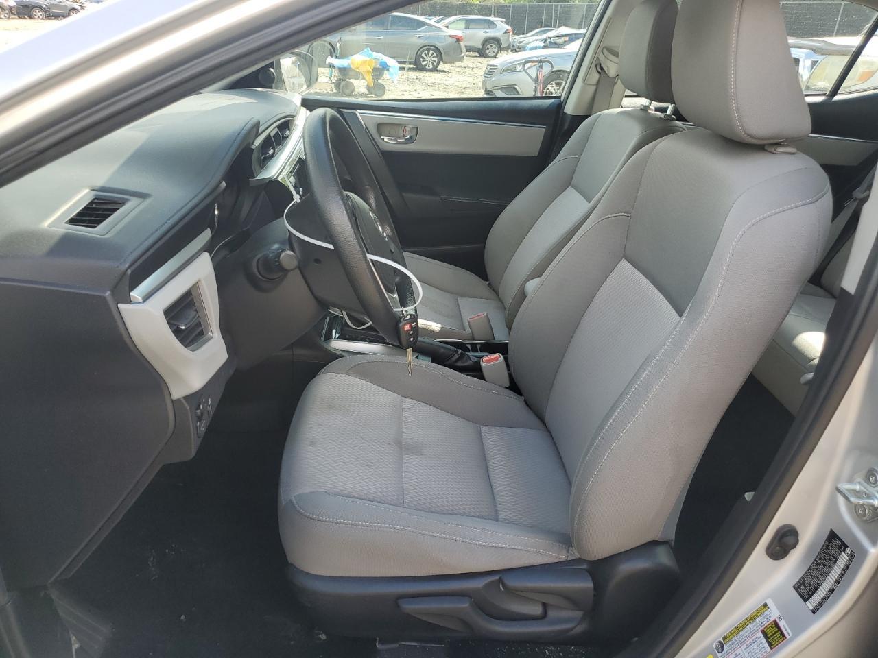 2015 Toyota Corolla L - Фото 7