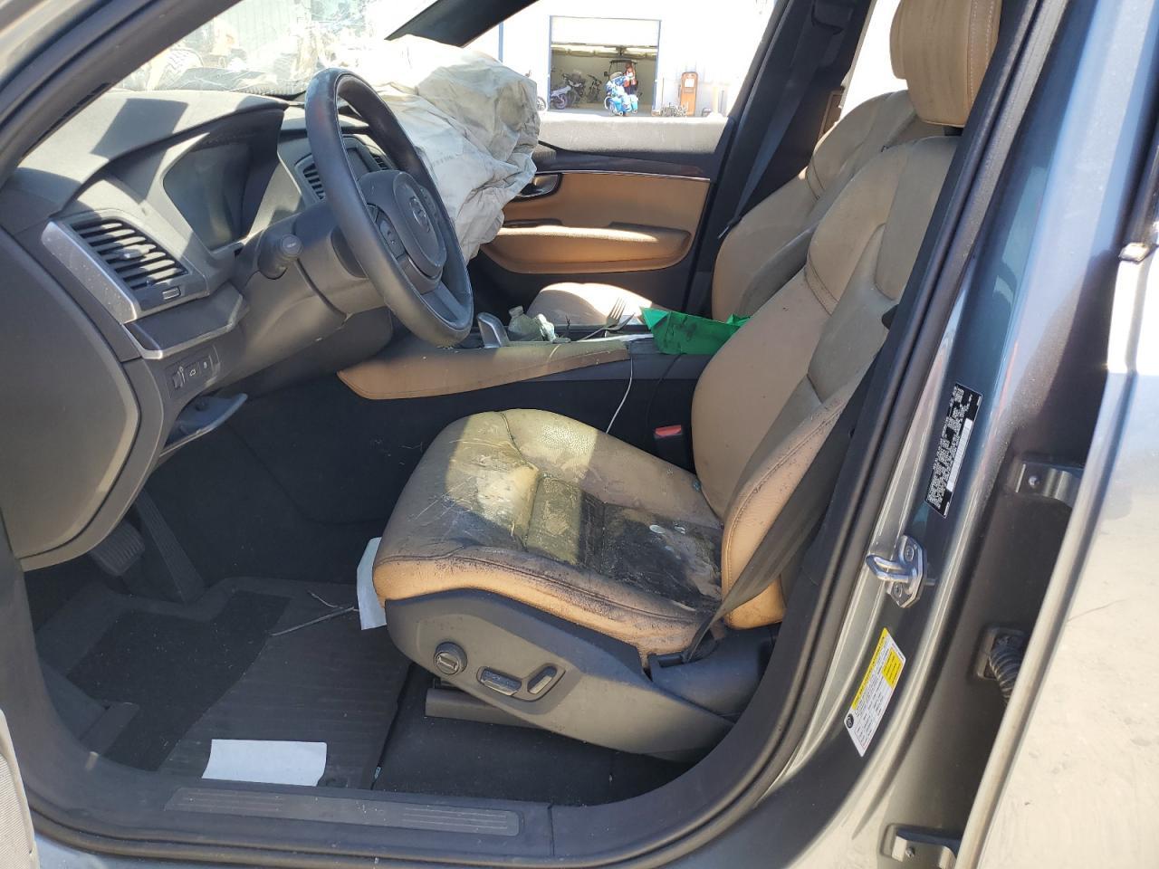 2019 Volvo Xc90 T8 Momentum - Image 7