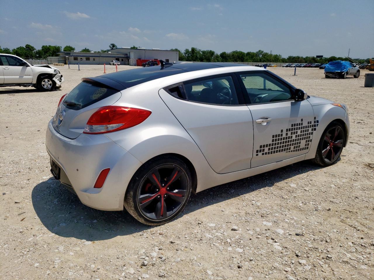 2013 Hyundai Veloster - Image 3