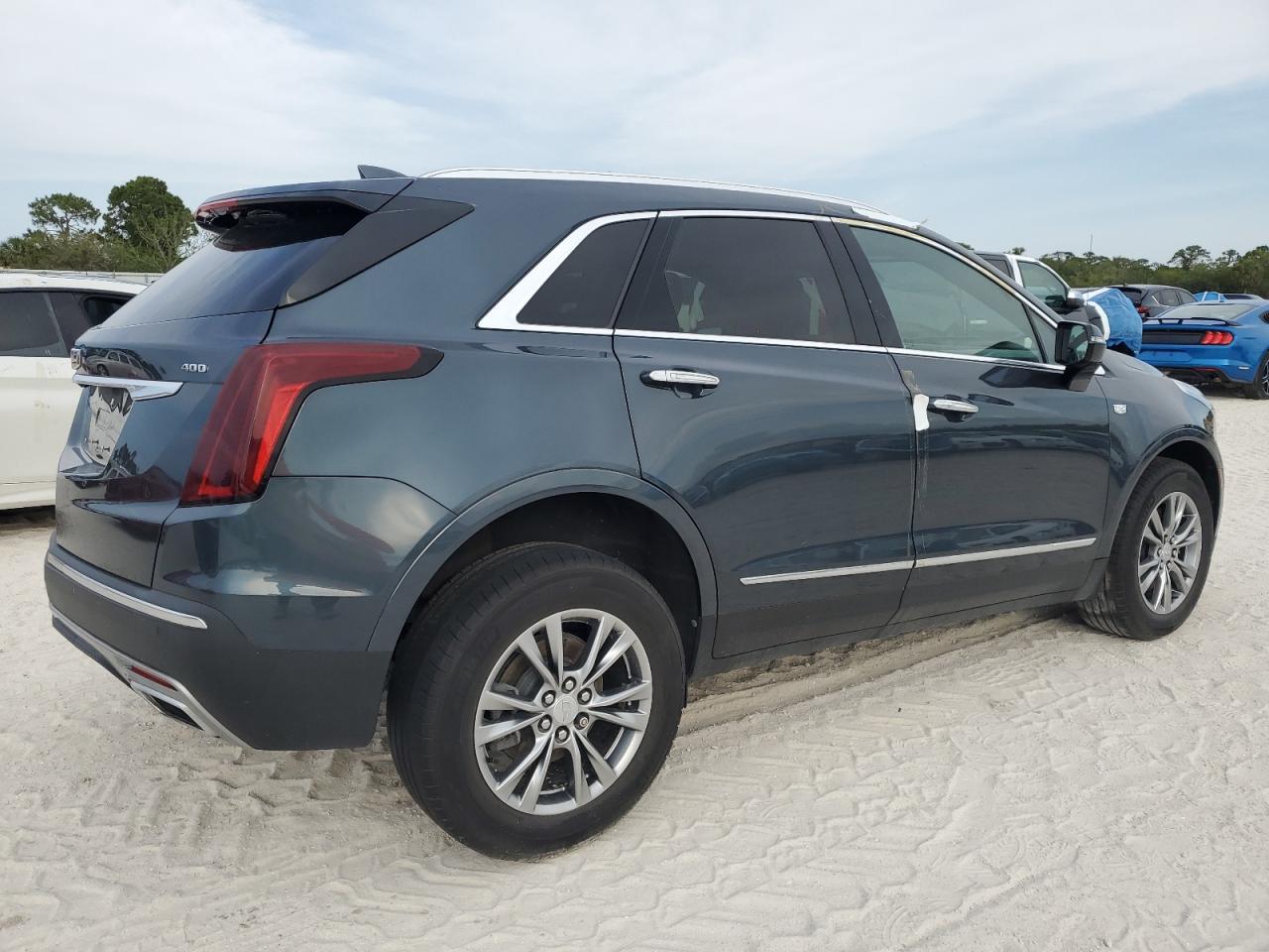 2017 Cadillac Xt5 Premium Luxury - Image 3