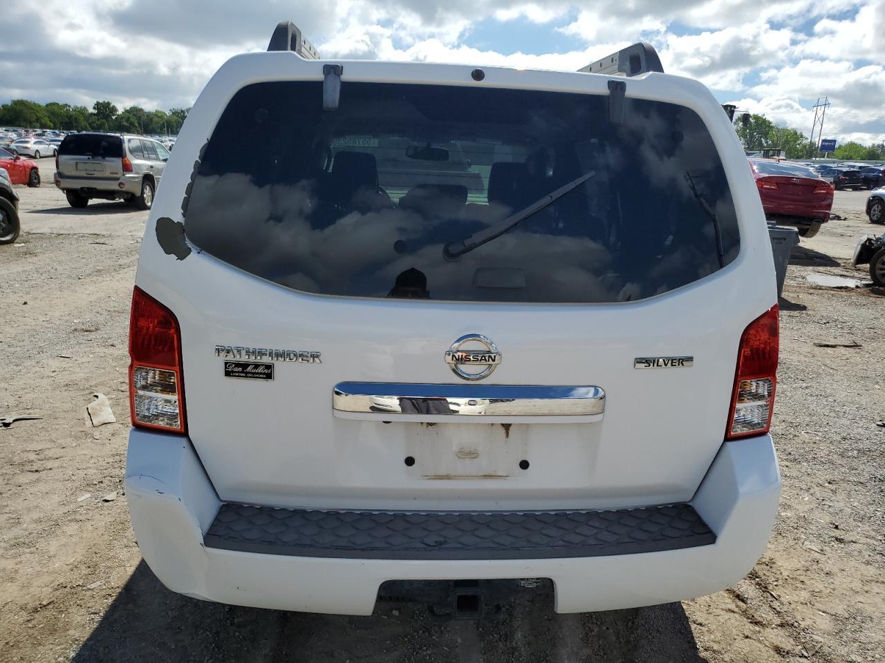 2011 Nissan Pathfinder S - Image 6