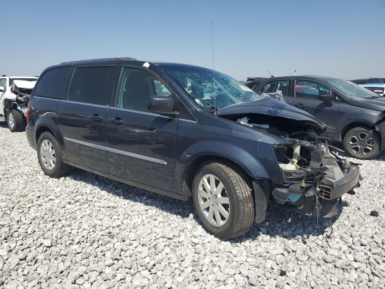 2013 Chrysler Town & Country Touring - Image 4