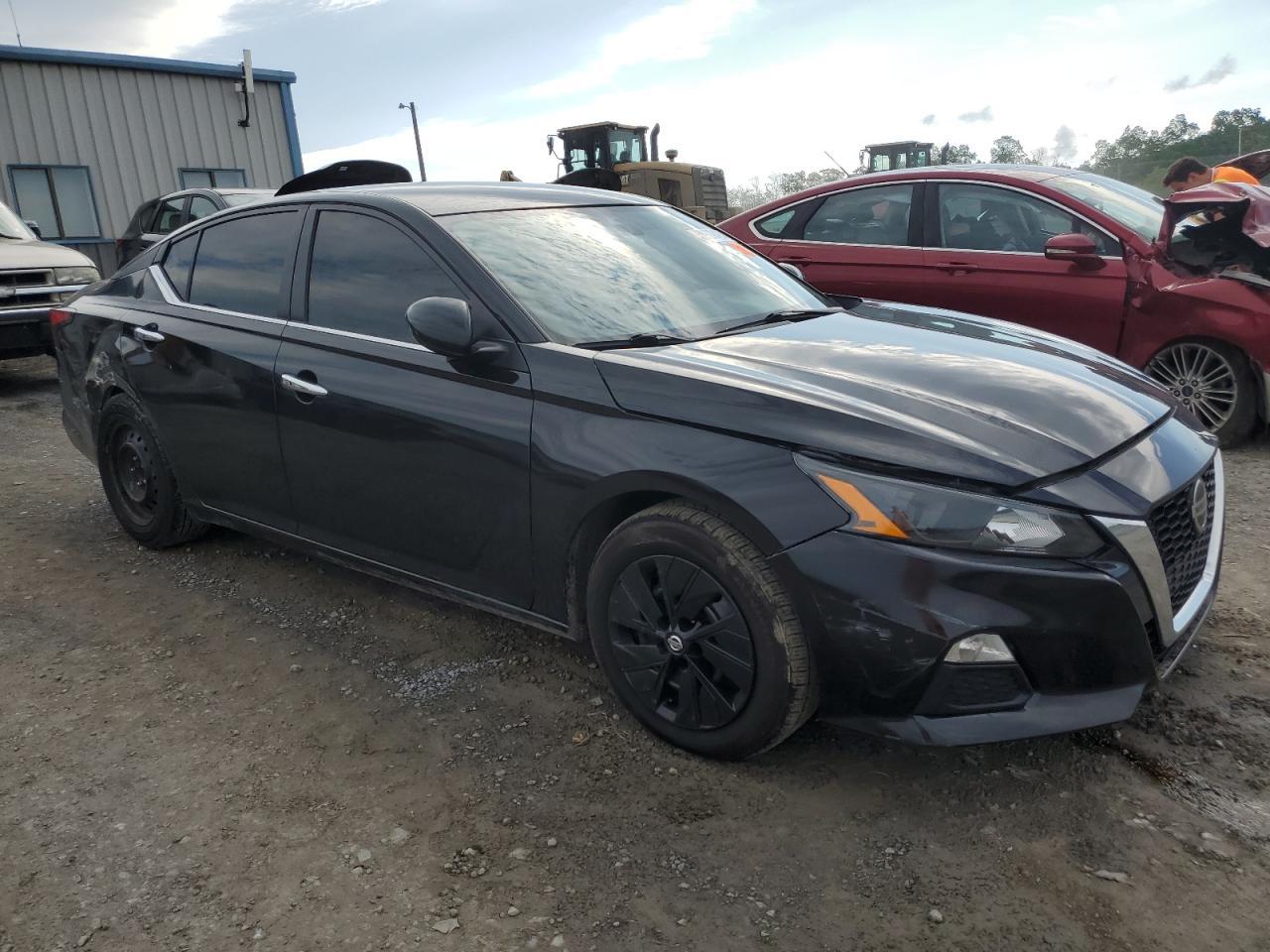 2022 Nissan Altima S - Image 4