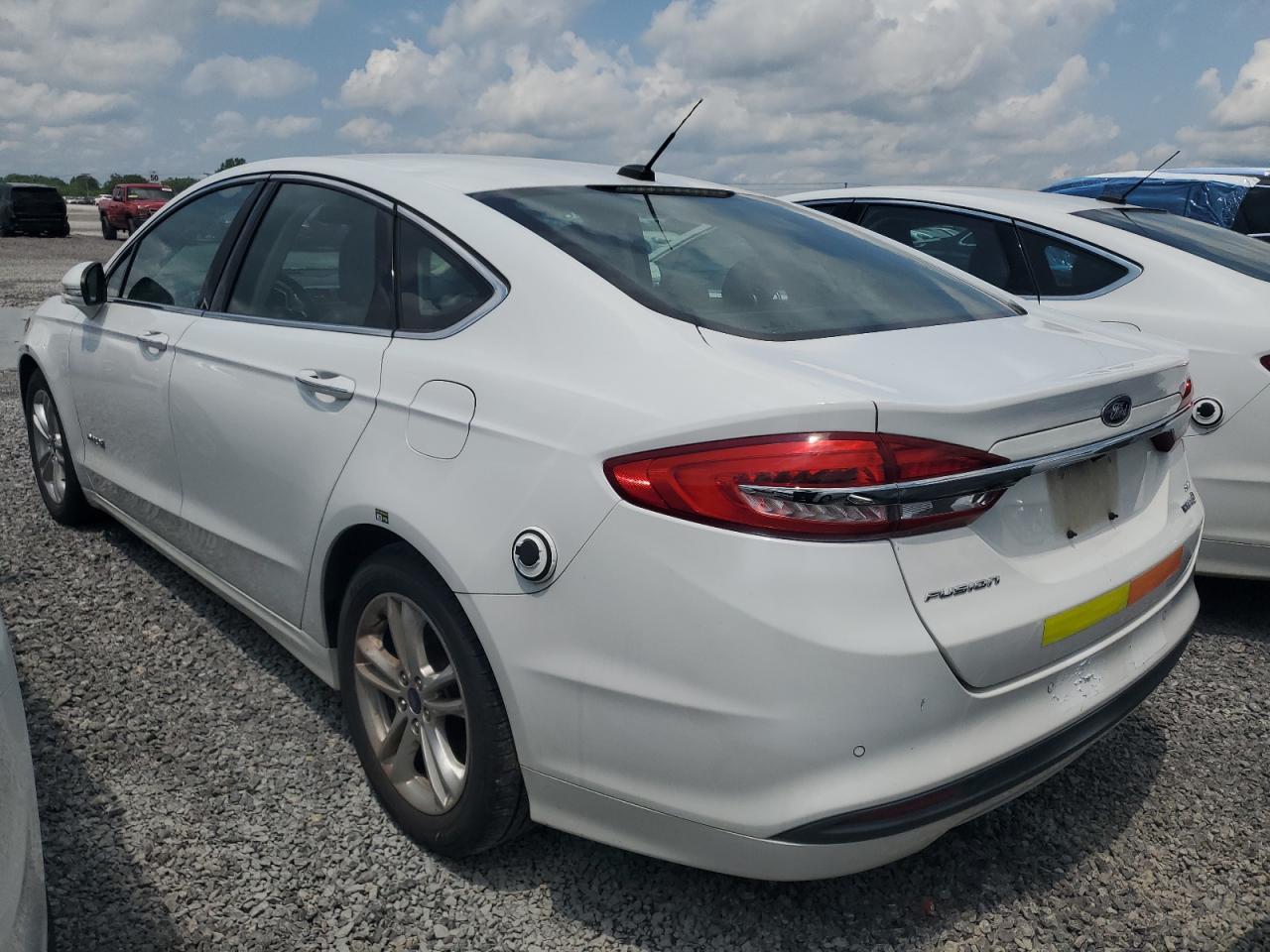 2018 Ford Fusion Se Hybrid - Image 2