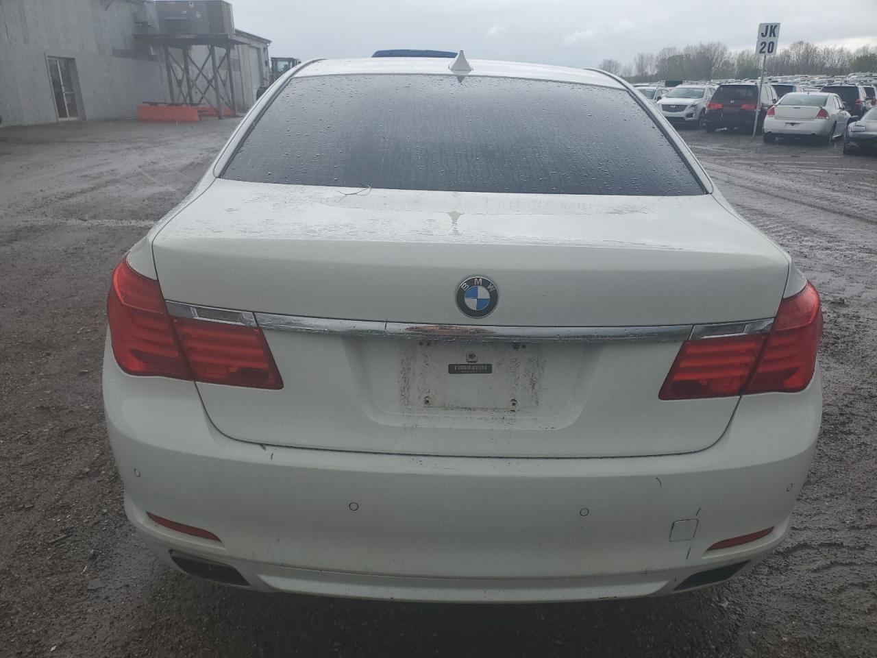 2012 BMW 750 Xi - Image 6