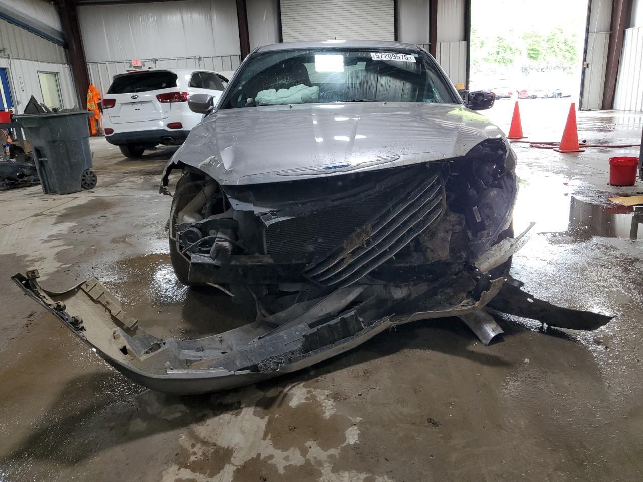 2014 Chrysler 200 Lx - Фото 5