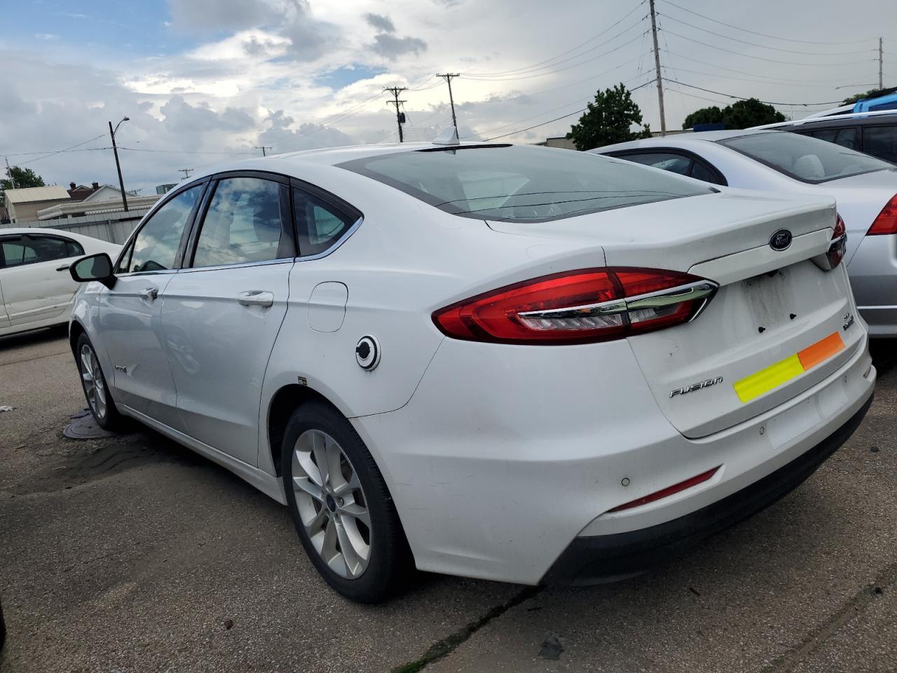 2019 Ford Fusion Se - Image 2