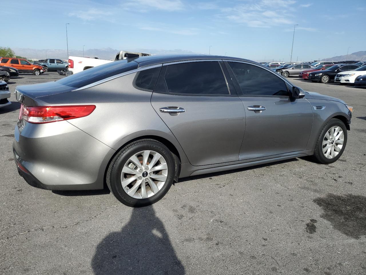 2016 Kia Optima Ex - Image 3