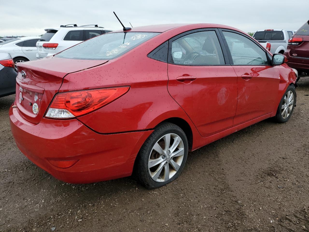 2013 Hyundai Accent Gls - Фото 3