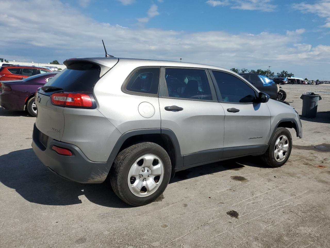 2016 Jeep Cherokee Sport - Фото 3
