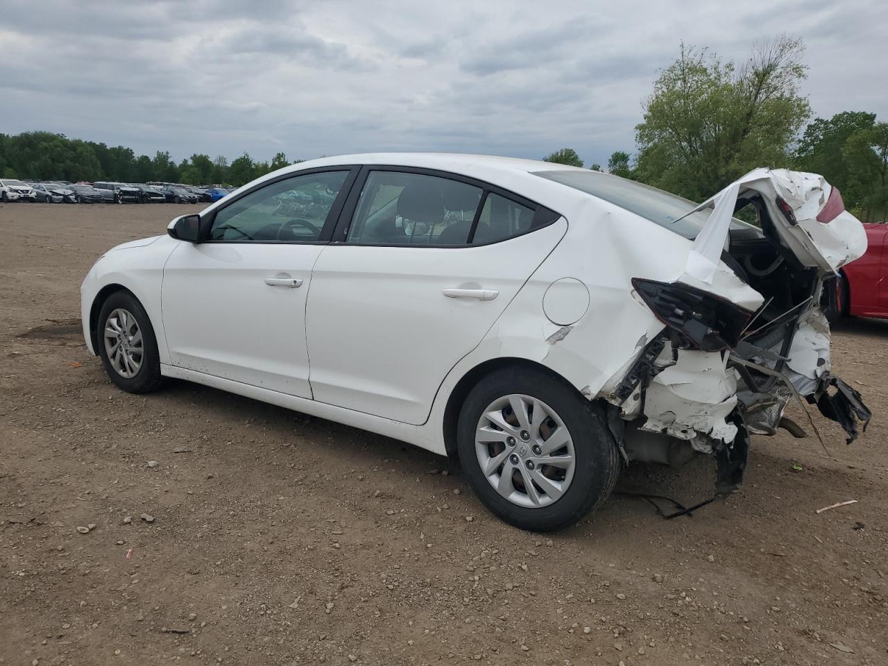 2019 Hyundai Elantra Se - Image 2