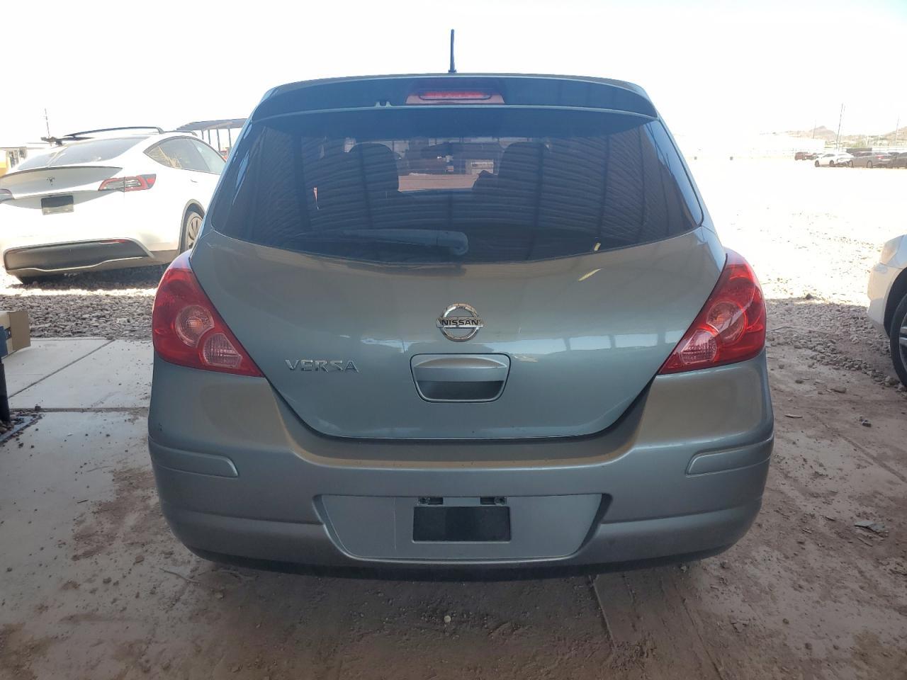 2012 Nissan Versa S - Фото 6