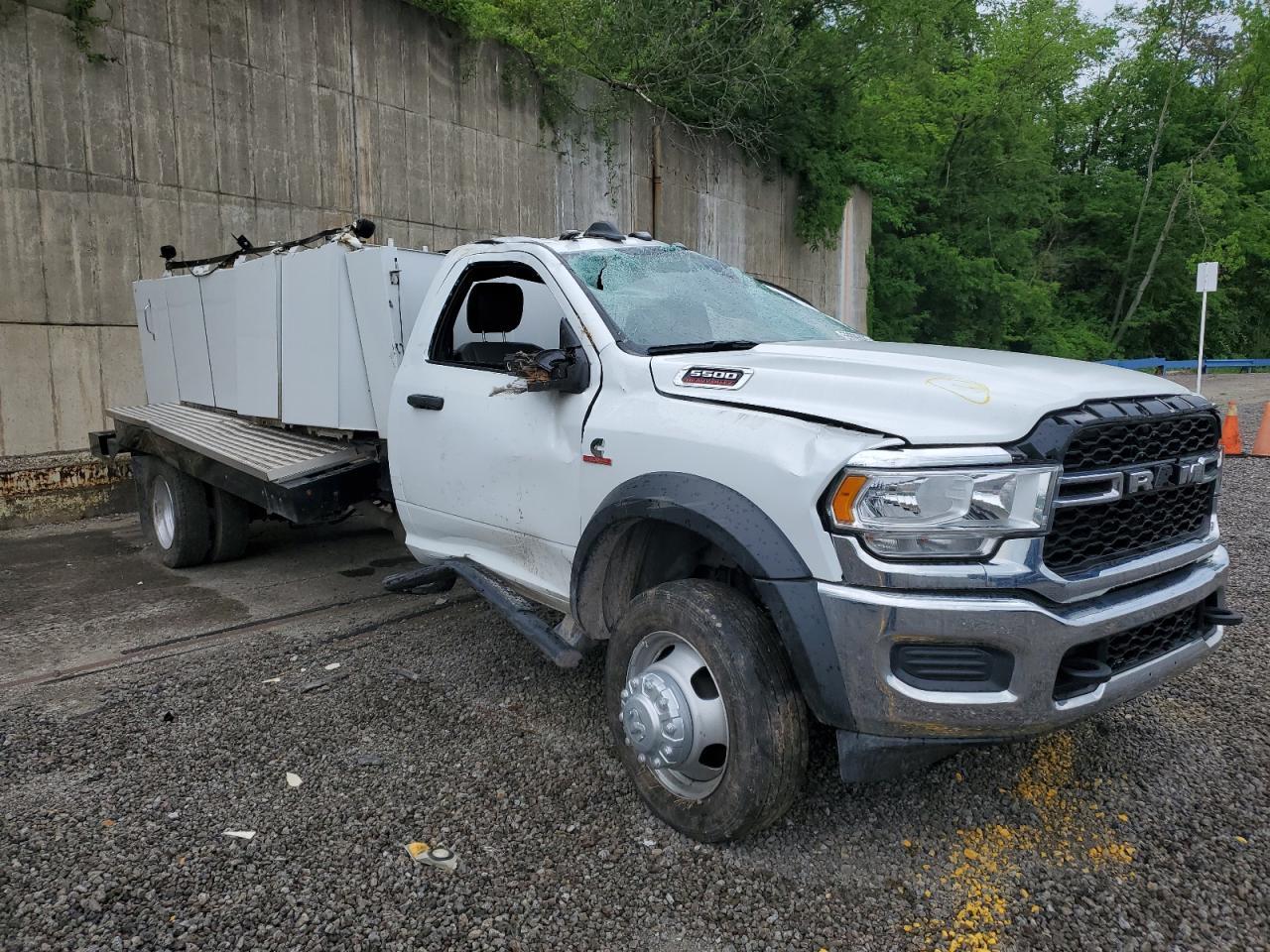 2024 Ram 5500 - Image 4