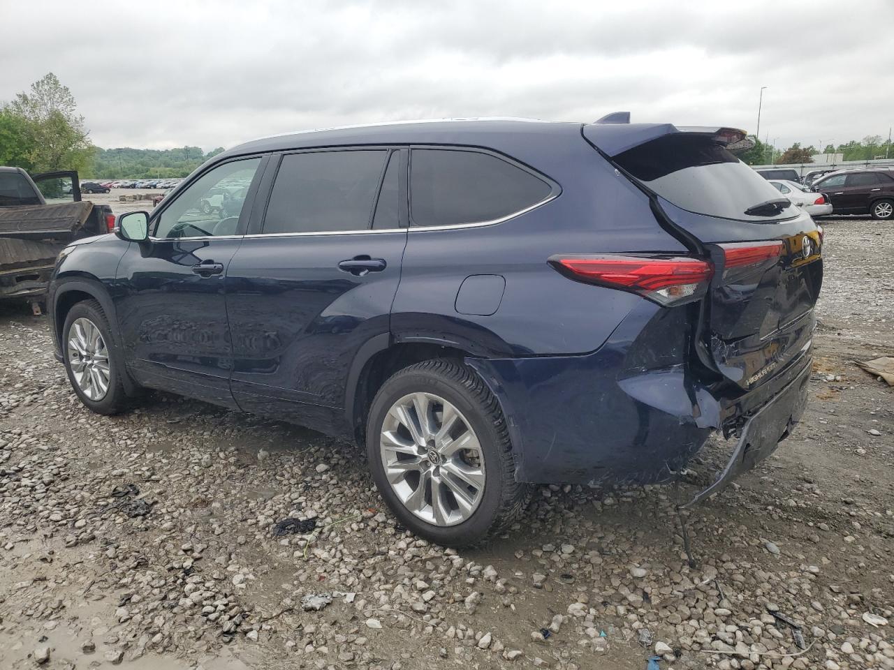 2020 Toyota Highlander Limited - Image 2