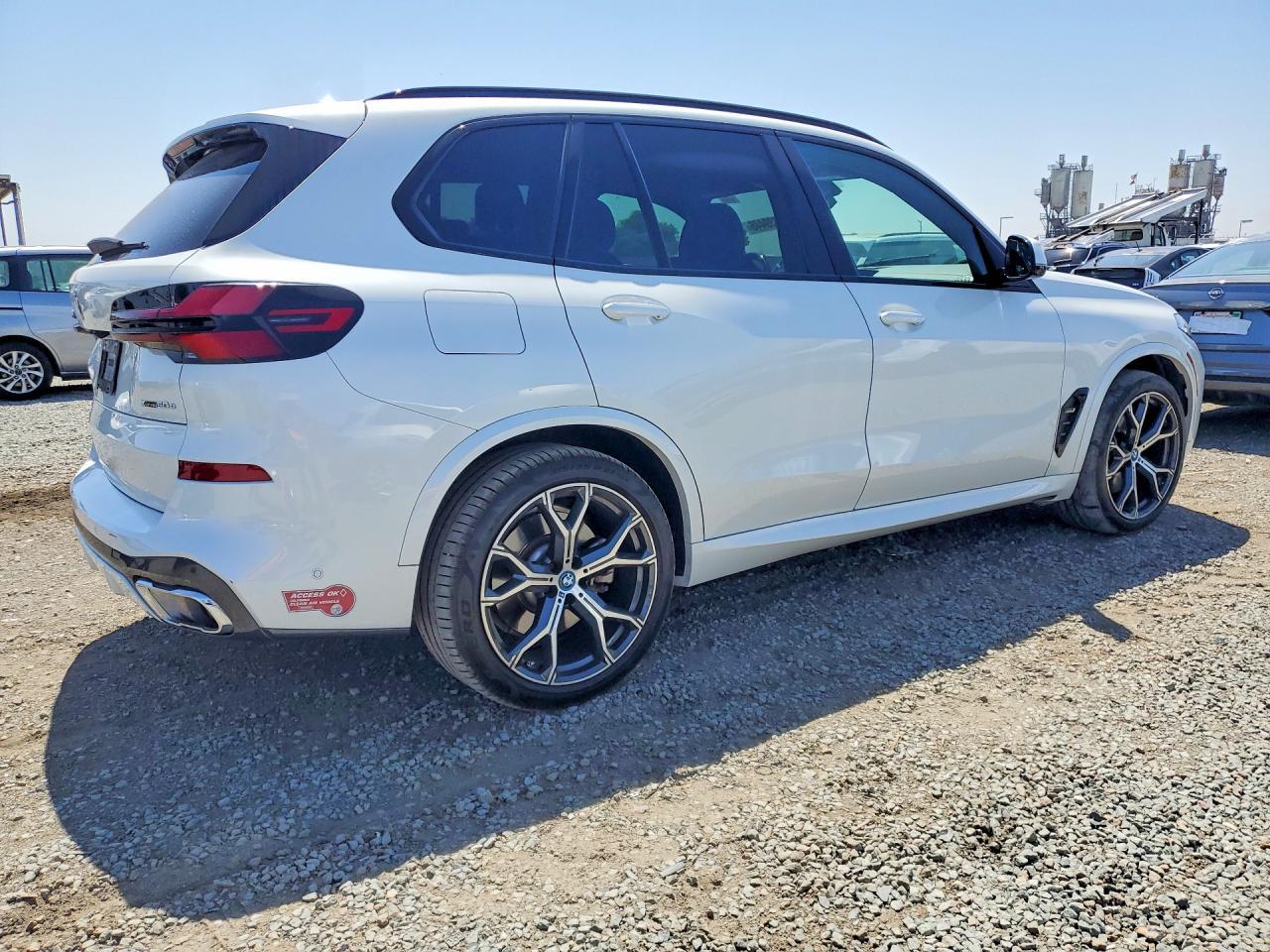 2024 BMW X5 xDrive50E - Image 3